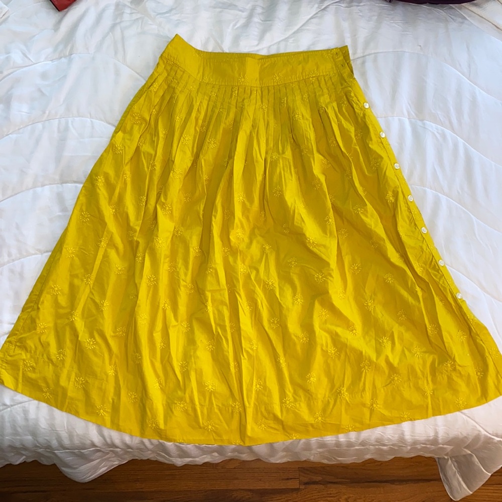 NWT: Gap Yellow Skirt w/pockets